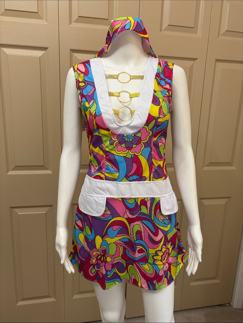 GROOVY CHIC Halloween costume